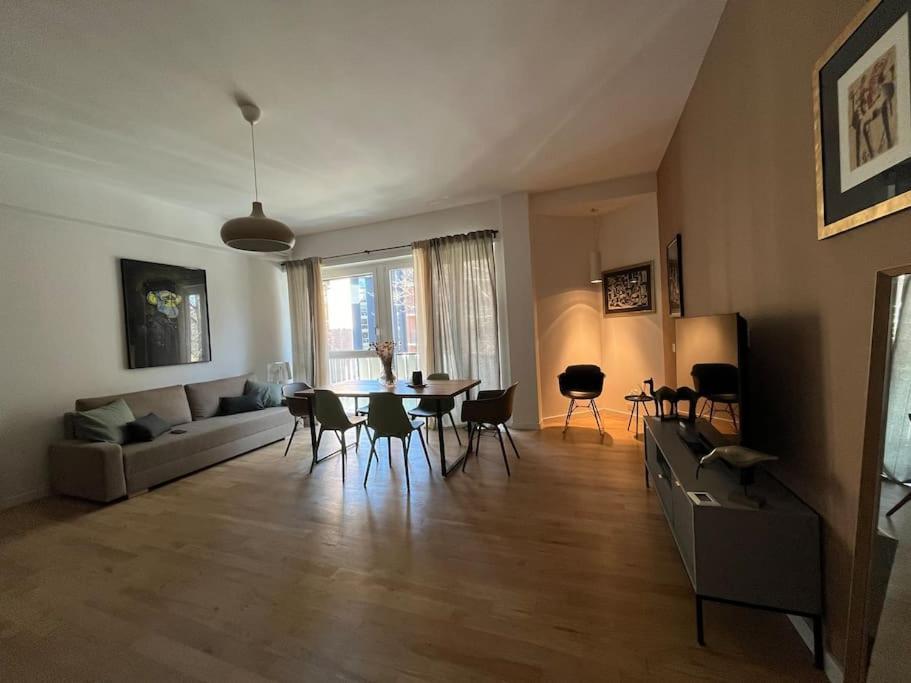 Lml Housing The Place To Be In Рим Екстер'єр фото
